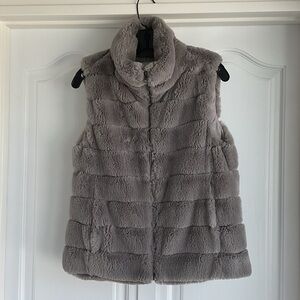 NWOT dylan women’s faux fur vest